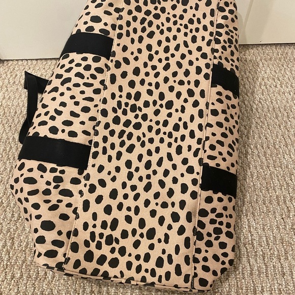 NWT Universal Thread Animal Print Duffel Bag - Picture 9 of 12